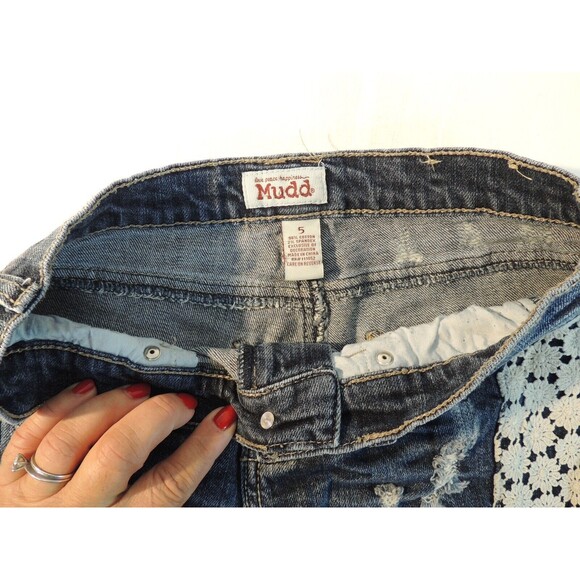 Mudd Denim Shorts Low Rise Crochet Distressed Medium Wash Juniors Sz.‎ 5 - Picture 4 of 5